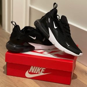 Nike Air Max 270 Size 7Y